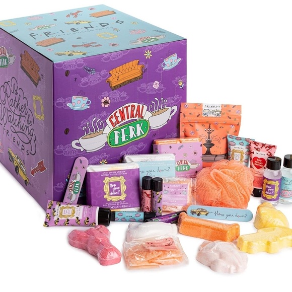 Friends TV Show 24 Beauty Days Advent Calendar with Friends Makeup Bag NEW - Picture 2 of 14